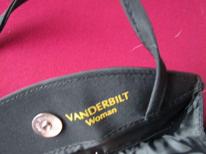 posetuta neagra Vanderbilt