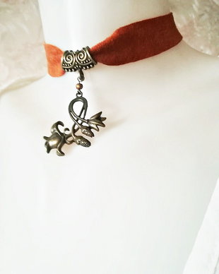 chocker boem patinat piele si pandant lujer