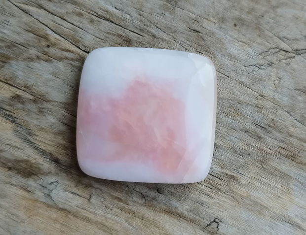 Cabochon opal roz, 24x24 mm