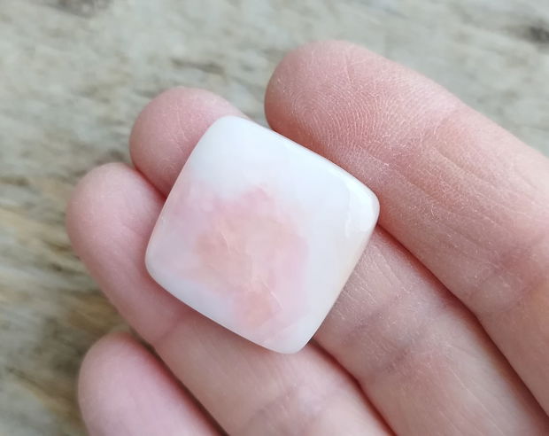 Cabochon opal roz, 24x24 mm