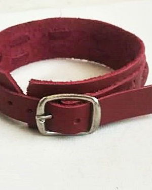 bratara de piele rosie lucrata manual noua