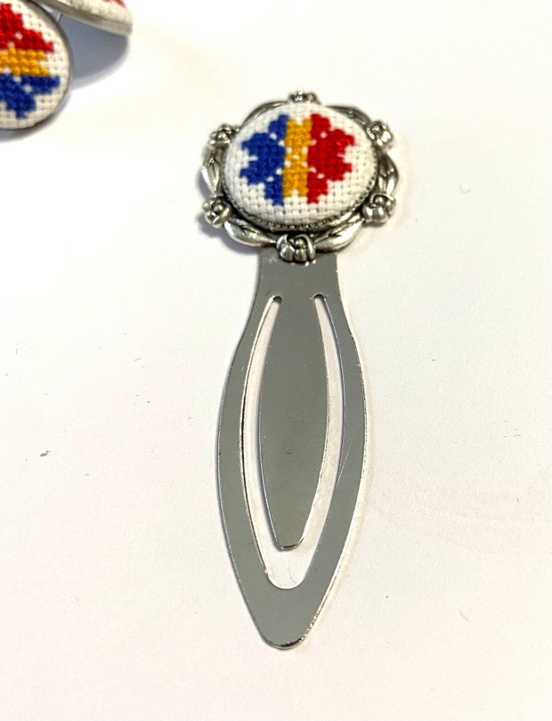 Semn de carte cu cusaturi manuale -tricolor