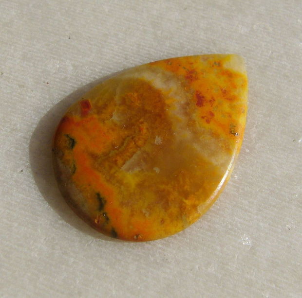 Bumble Bee jasper cabochon SUBTIRE (lucrat manual in India) aprox 2x17x24 mm