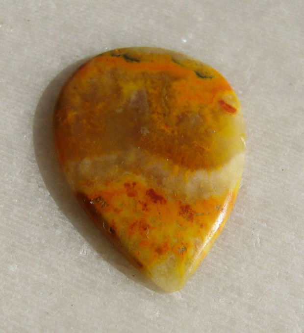 Bumble Bee jasper cabochon SUBTIRE (lucrat manual in India) aprox 2x17x24 mm