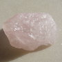 Specimen cuart roz NATURAL netratat aprox 49x37x22 mm