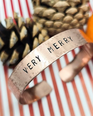 Brățară VERY MERRY din alama sau cupru texturat