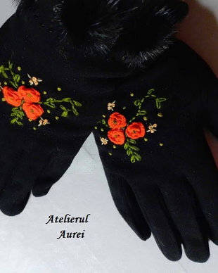 Mănuși cu broderie manuală