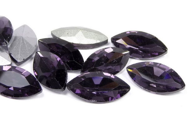 Cabochon din sticla, horse eye, 15x7 mm, ametist