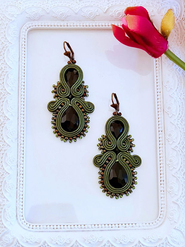 Cercei oliv cu cristale negre, Cercei soutache