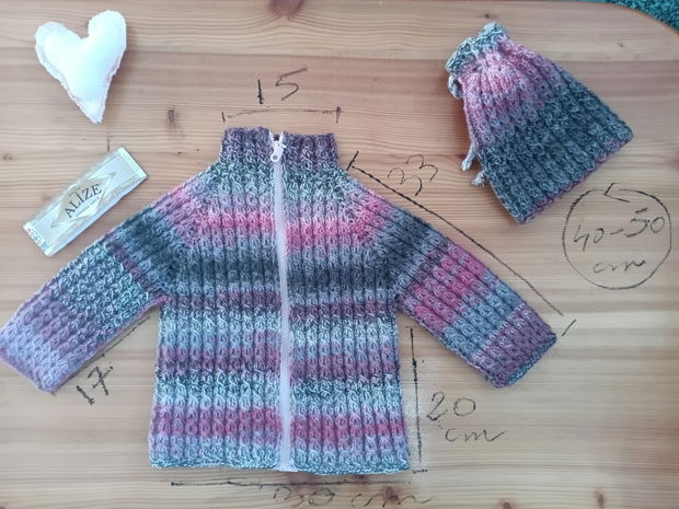 Cardigan si caciula