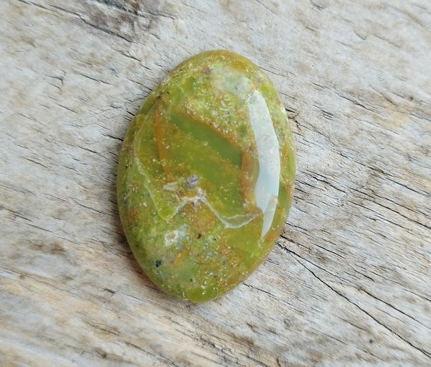 Cabochon opal verde, 35x24 mm