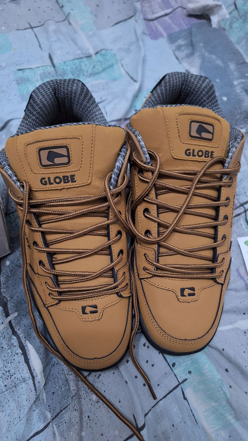 Globe shoes