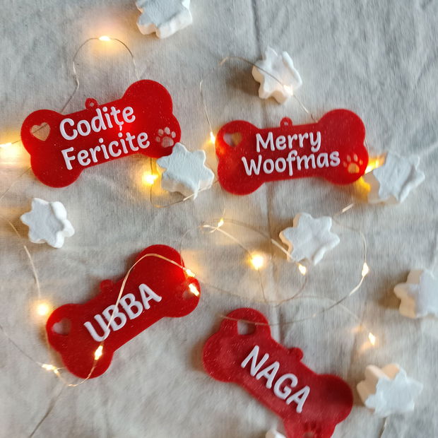 Decorațiune de Crăciun - Os Roșu cu mesaj "Merry Woofmas"