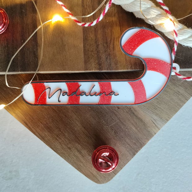 Candy Cane Personalizat - Decorațiune în formă de Acadică și Numele Dorit