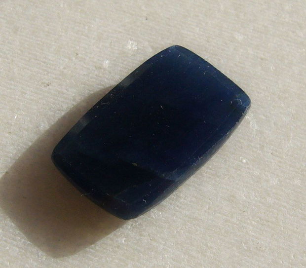 Safir fatetat cabochon aprox 17.4x11x3.8 mm