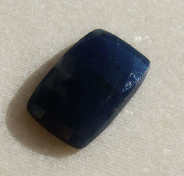 Safir fatetat cabochon aprox 17.4x11x3.8 mm