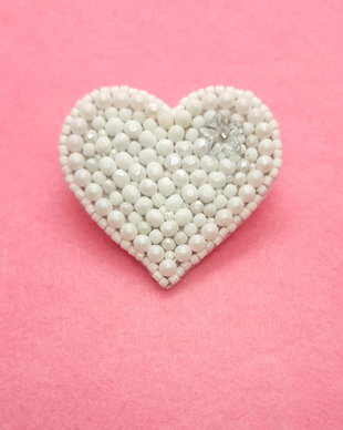 Snowie heart - broșă cu cristale și perle de Cehia