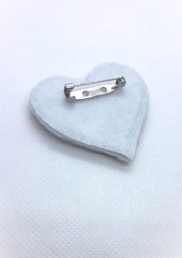 Iced heart - broșă din cristale de sticlă
