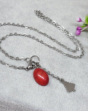 Colier craciun/coral rosu si charm bradut