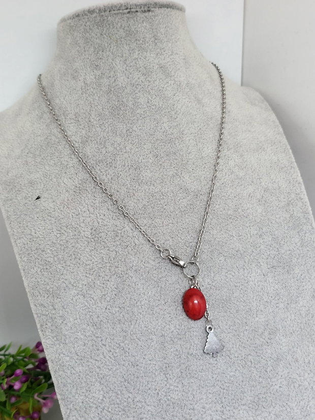 Colier craciun/coral rosu si charm bradut