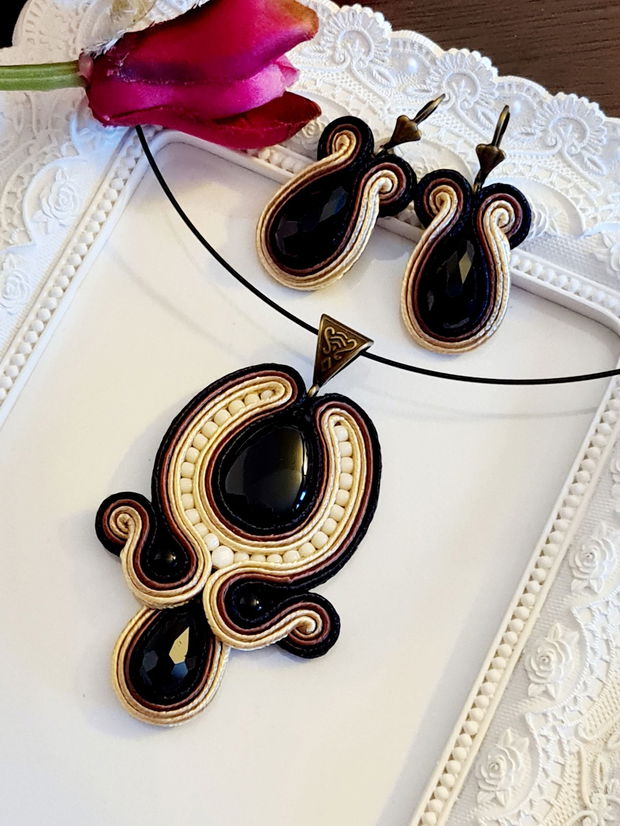 Set soutache cu onix și cristale