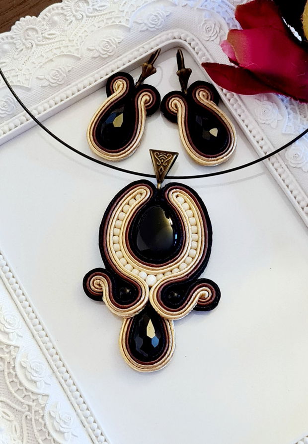 Set soutache cu onix și cristale