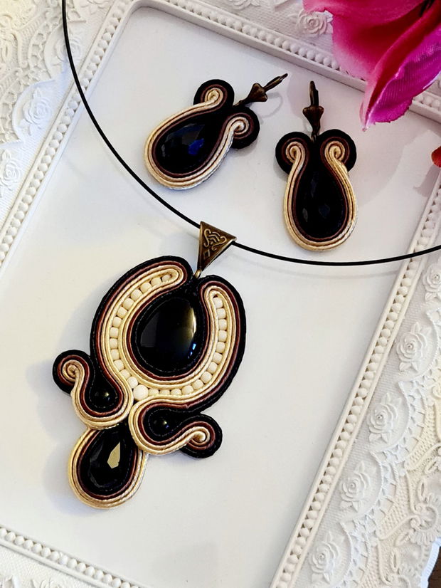 Set soutache cu onix și cristale