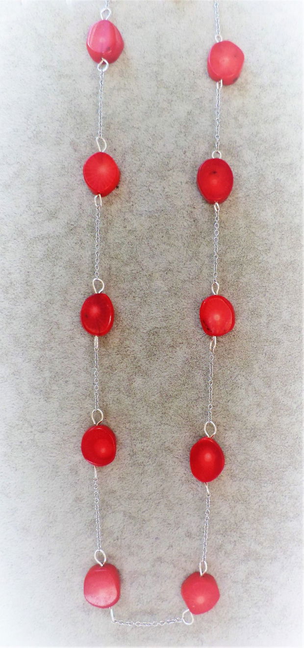 Colier handmade cu margele din coral