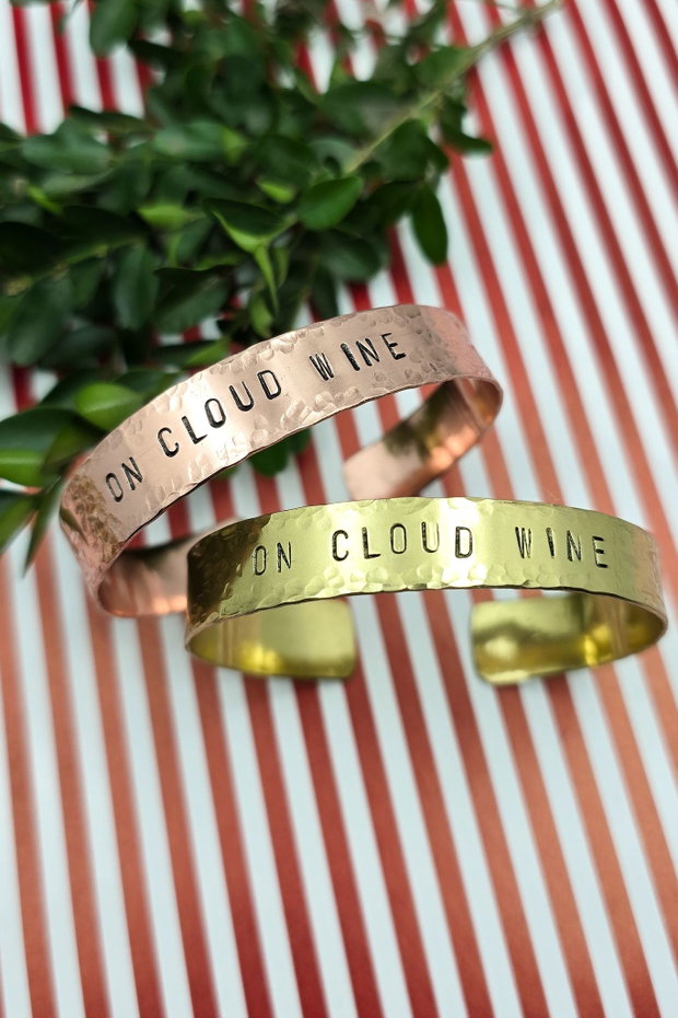 Brățară ON CLOUD WINE din alama sau cupru texturat