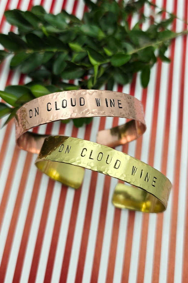 Brățară ON CLOUD WINE din alama sau cupru texturat