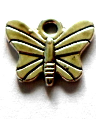 Charm metalic fluture cu linii argintiu
