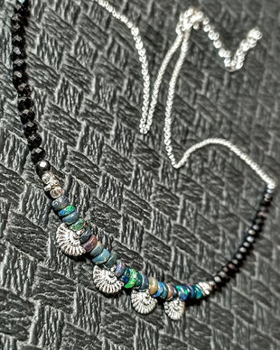 Rezervat Colier argint opal de foc etiopian negru turmalina neagra charm argint evantai lant argint minimalist boho chic trendy - Transport gratuit