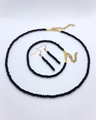 Set elegant colier, bratara si cercei din perle de sticla - negru