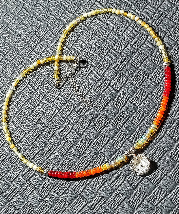 Colier argint opal de foc etiopin galben oranj rosu opal galben charm argint floare gradient degrade nuante minimalist boho chic trendy - Transport gratuit