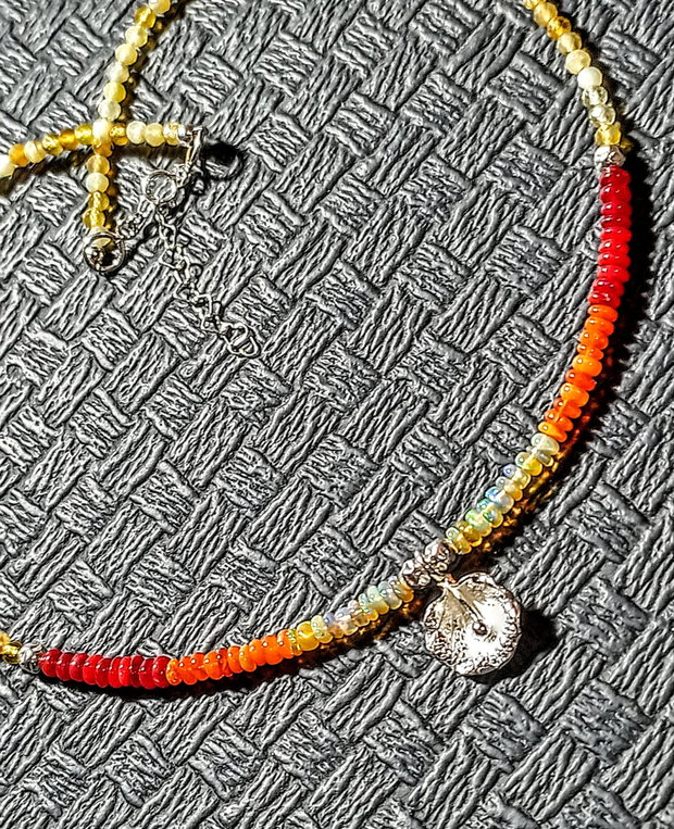 Colier argint opal de foc etiopin galben oranj rosu opal galben charm argint floare gradient degrade nuante minimalist boho chic trendy - Transport gratuit