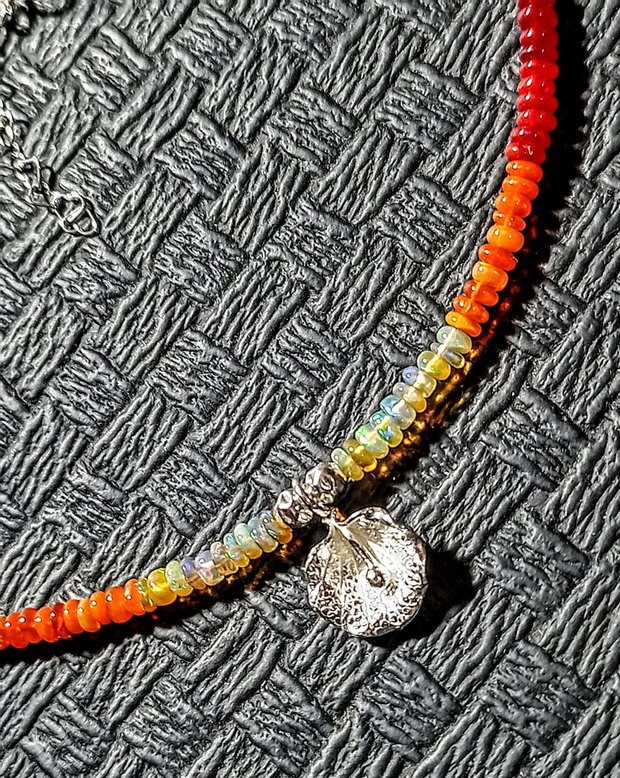 Colier argint opal de foc etiopin galben oranj rosu opal galben charm argint floare gradient degrade nuante minimalist boho chic trendy - Transport gratuit