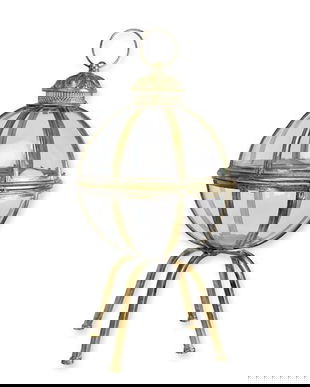 Felinar pentru masa din metal auriu