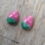 Cabochon jad verde cu roz, lacrima 18x13x7 mm (2 buc)