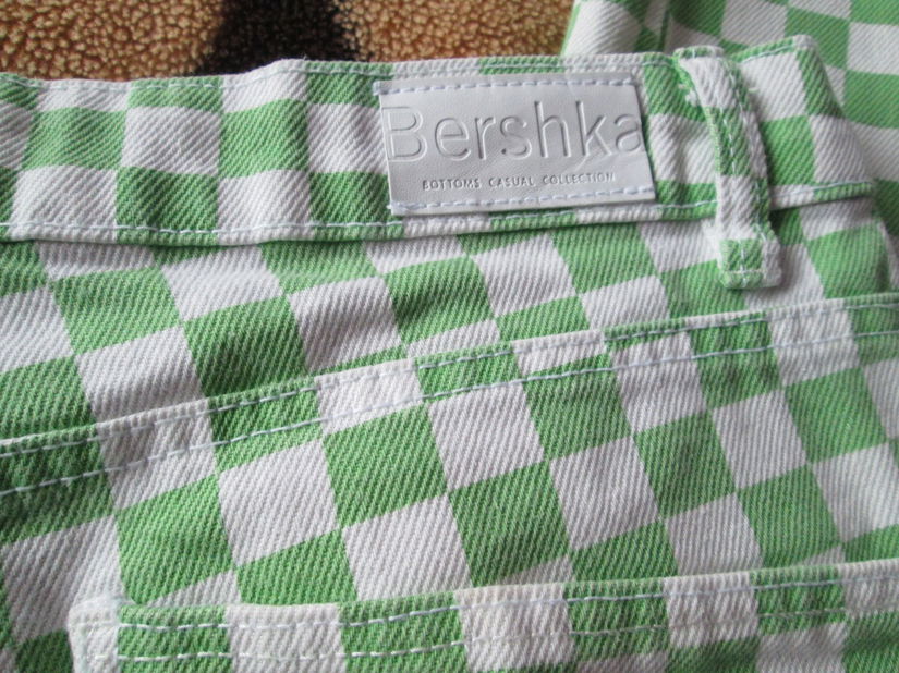 jeans patratele Bershka 40