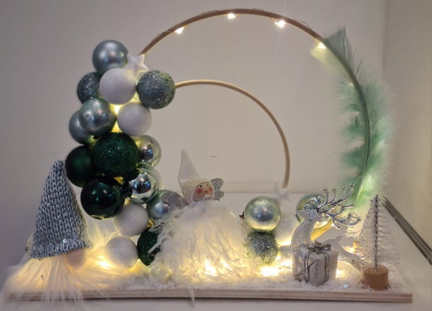 Decoratiune luminoasa Craciun model fetita