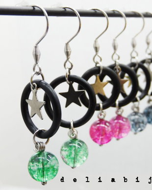 Cercei handmade statement  - Stil Industrial - margele sticla si cauciuc (cod1116)