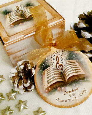 Decoratiune personalizata pentru Craciun, in forma de glob, materii scolare, cadou profesori Craciun