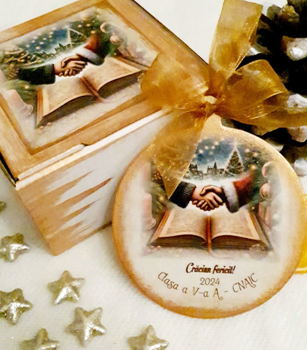 Decoratiune personalizata pentru Craciun, in forma de glob, materii scolare, cadou profesori Craciun
