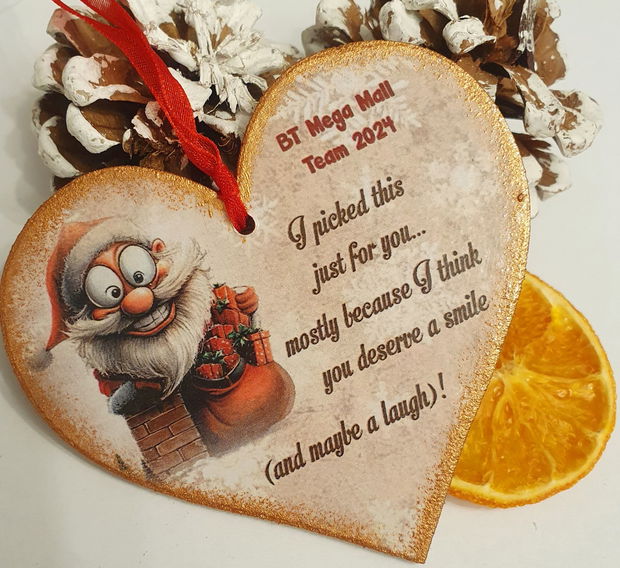 Decoratiune personalizata pentru Craciun, in forma de inima, mesaj funny, engleza, cadou prieteni, colegi, secret santa