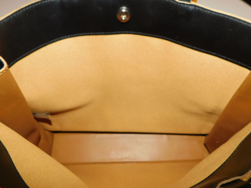 Geanta vintage  piele ,anii 60 ,  tip shopper , minere bachelita,   esarfa noua  Esprit , cadou