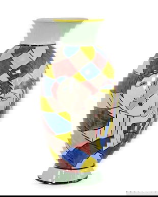 Vaza din portelan cu motive abstracte