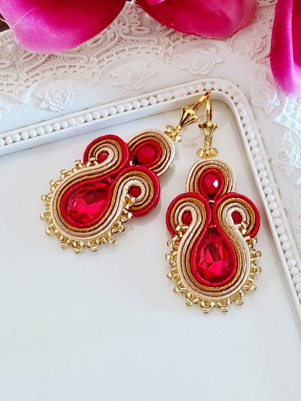 Cercei rosii cu cristale,  Cercei soutache