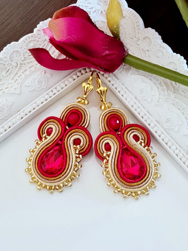 Cercei rosii cu cristale,  Cercei soutache