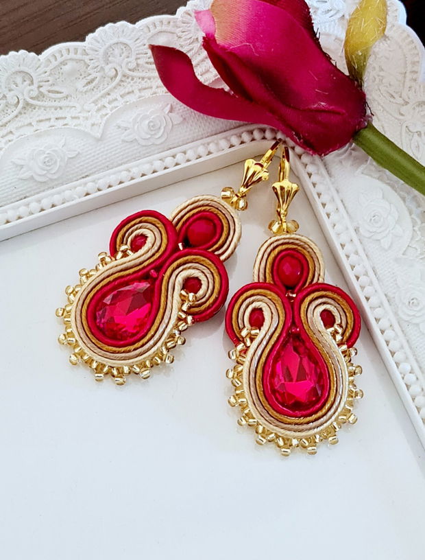 Cercei rosii cu cristale,  Cercei soutache