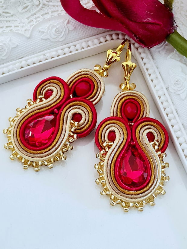 Cercei rosii cu cristale,  Cercei soutache